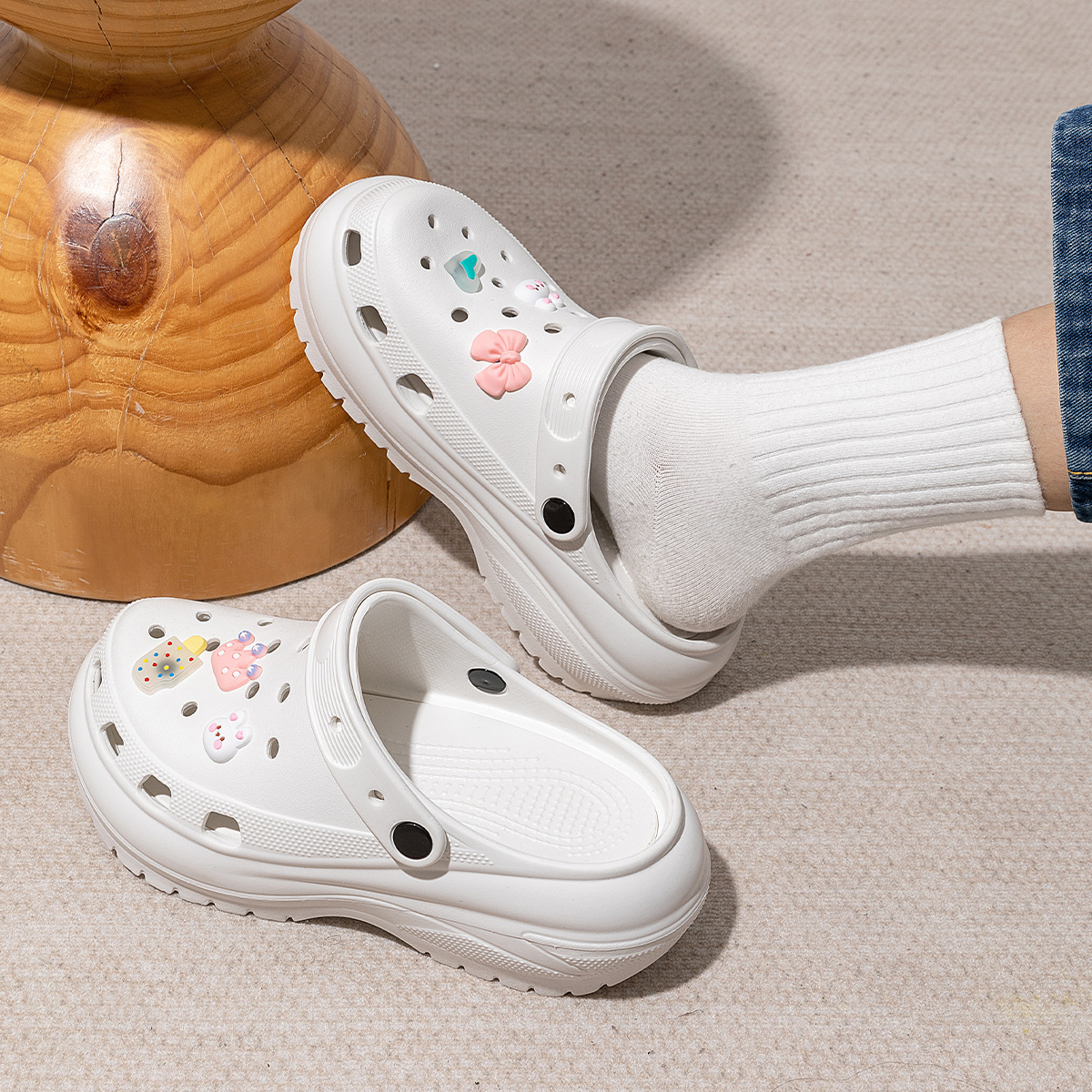 Bright Moon White [Ice Cream Bunny (6 shoe flowers)]