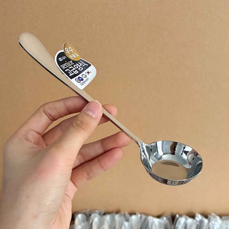 New Stainless Steel Flat-Bottomed Snail Noodle Spoon for Eating, Drinking Soup and Mixing Rice, Household Ins-Style Soup Spoon with Good Appearance New Stainless Steel Flat-Bottomed Snail Noodle Spoon for Eating, Drinking Soup and Mixing Rice, Household Ins-Style Soup Spoon with Good Appearance