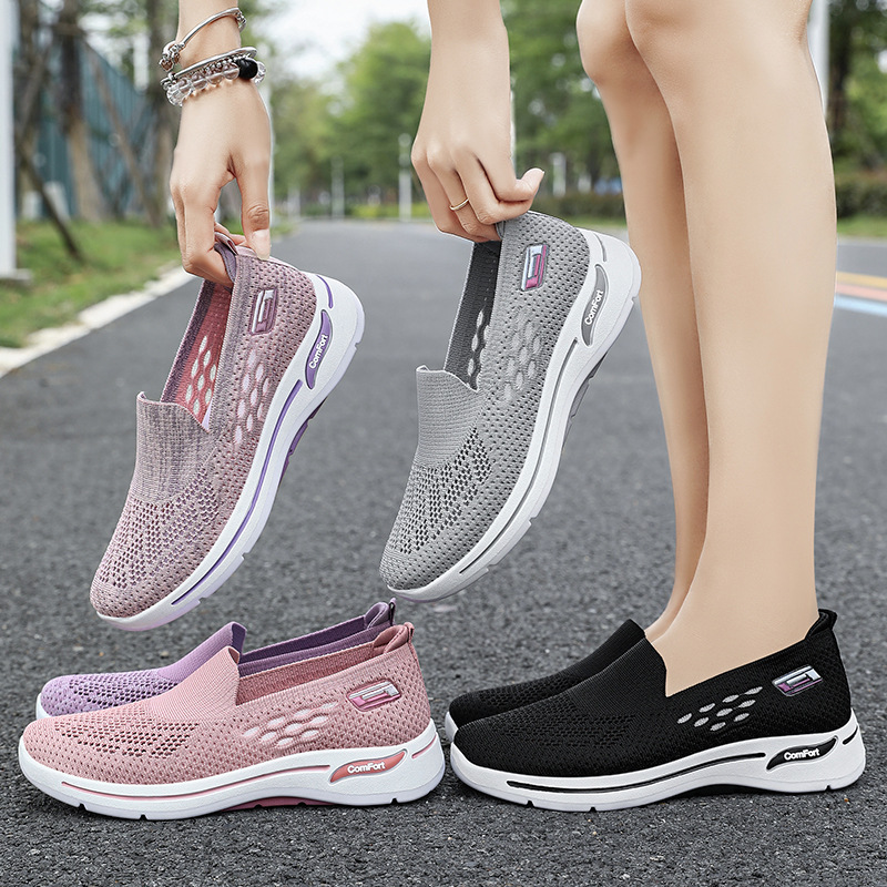 Zapatos de mujer 2025, zapatos de malla con recortes transpirables de verano, zapatos de tela de Beijing antiguos para mujer, zapatos para caminar para mediana edad y personas mayores, zapatos casuales para mujer