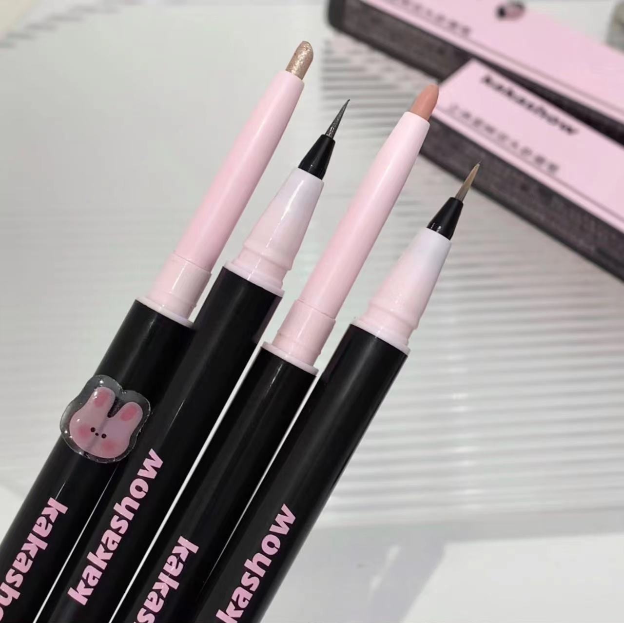 kakashow's three-dimensional starry eyes, double-headed sleeping pen girl, highlights and highlights, with pearlescent shadows outlined to a two-in-one girl undefined
