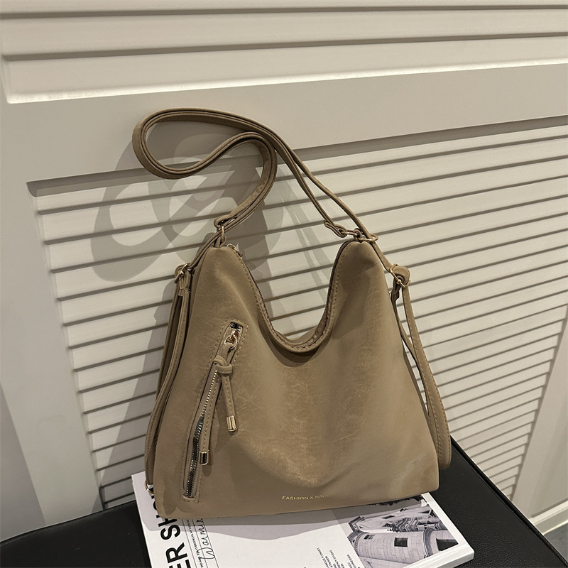 Single Shoulder Backpack for Women 2025 New Commuter Underarm Bag Autumn Trendy College Student Class Backpack Tote Bag