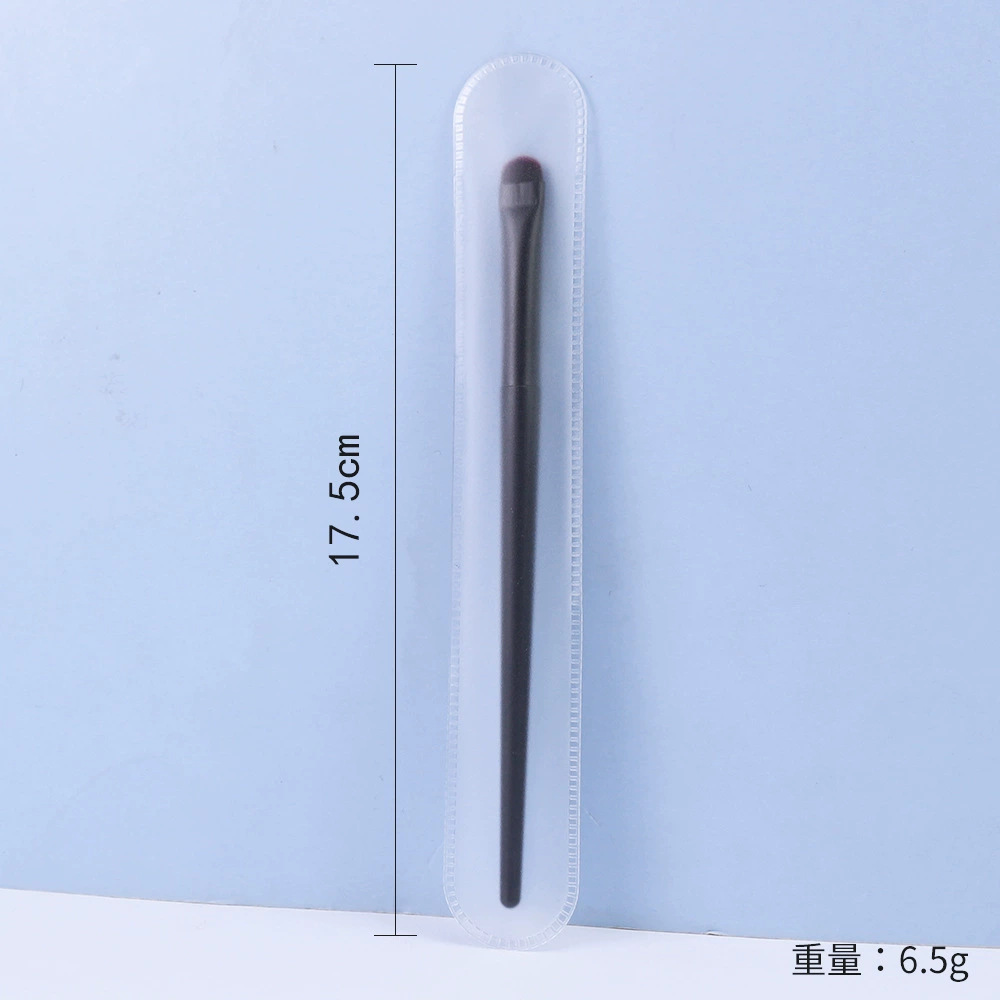 Cepillo de delineador de ojos de media luna Párpados extremadamente finos Cepillo de hoja de gusano de seda horizontal Cepillo de detalle preciso de cabeza plana de cabello suave ultrafino