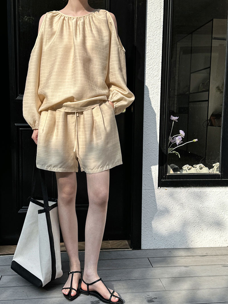 Texture Hollow Out Cutout Out Shoulder Baring Sun Protection Tencel Top Shorts Two Piece Set Suit Summer