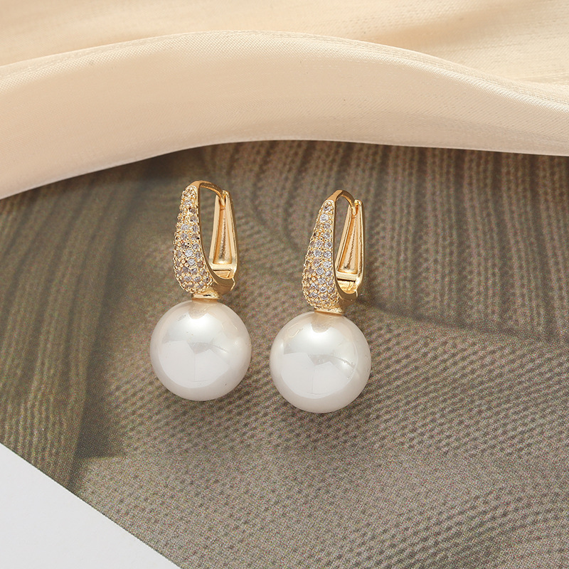 Elegante øreringe med dråbedesign i sølv til kvinder_voghion.com