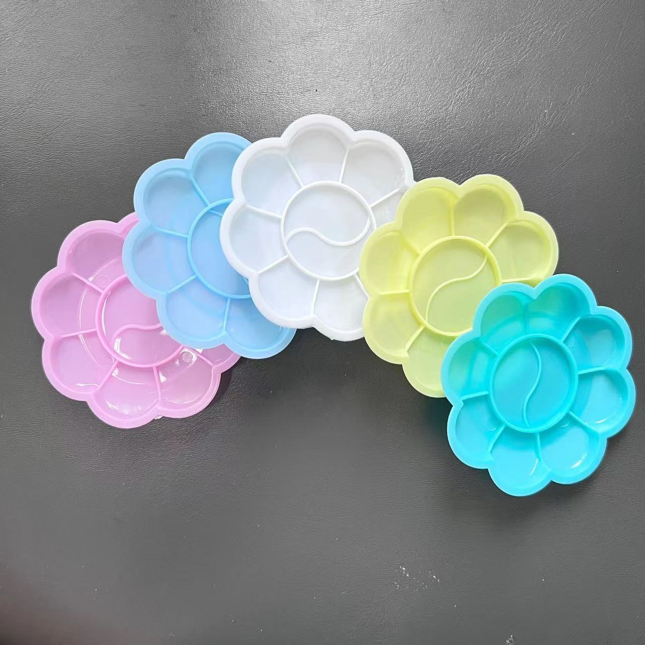 Small Plum Blossom Color Palette Watercolor Gouache Acrylic Paint Palette Children's DIY Doodle Art Painting Tools
