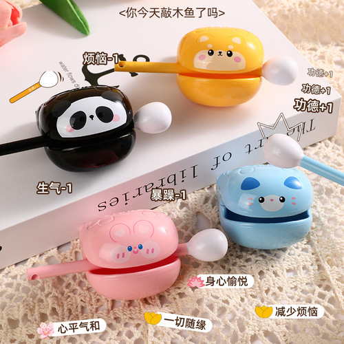 Internet celebrity creative merit small wooden fish meditation ornaments decompression toy keychain healing Buddhist small gifts wholesale