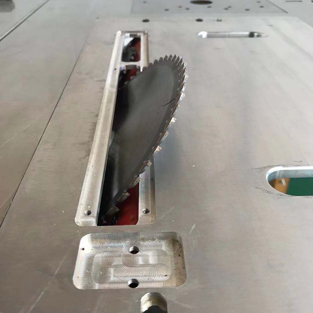 Mesa de sierra de madera para decoración de tablero grande sin polvo Mesa de sierra de madera de corte oblicuo plegable