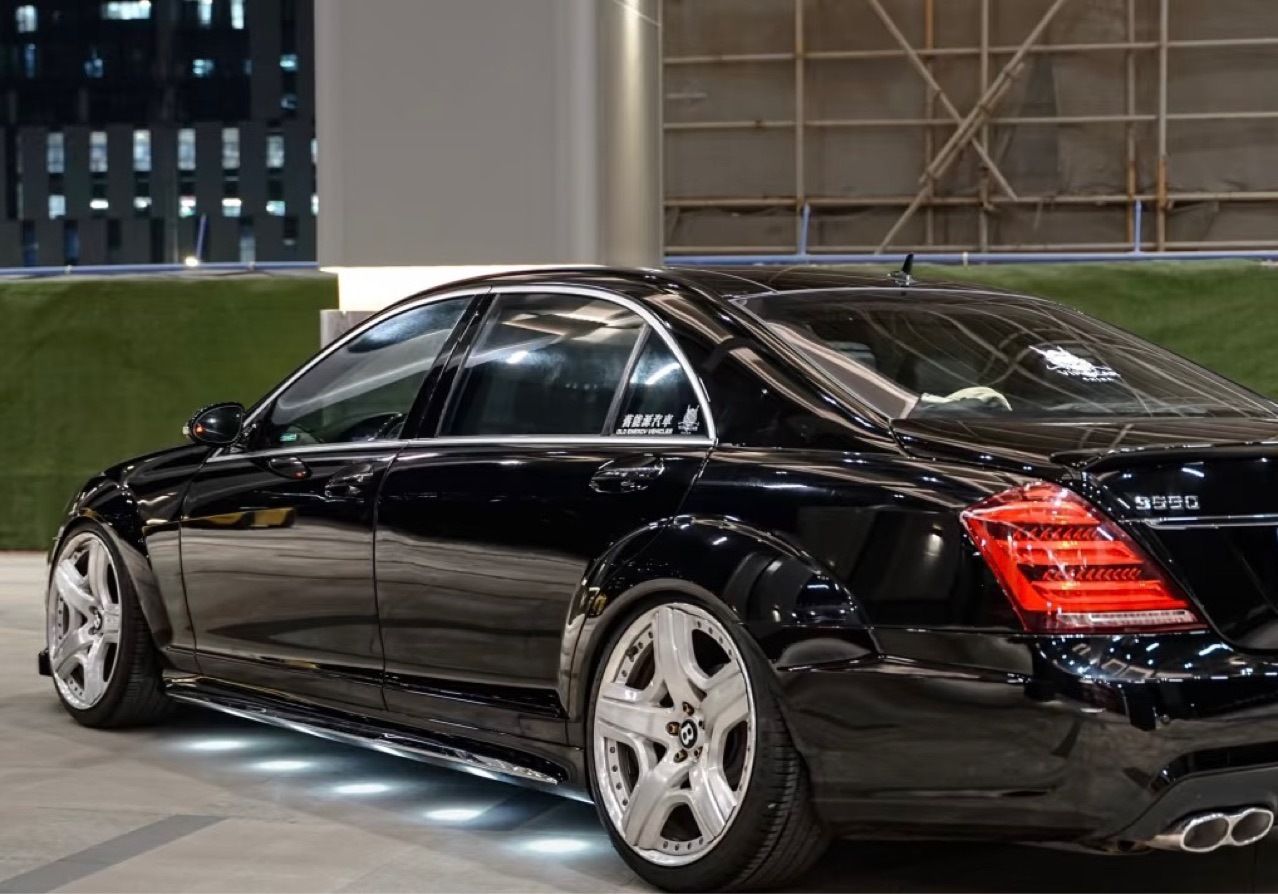 Suitable for Mercedes-Benz S-Class W221 Modification and Upgrade to New W223 Side Skirt Original Car Buckle Installation