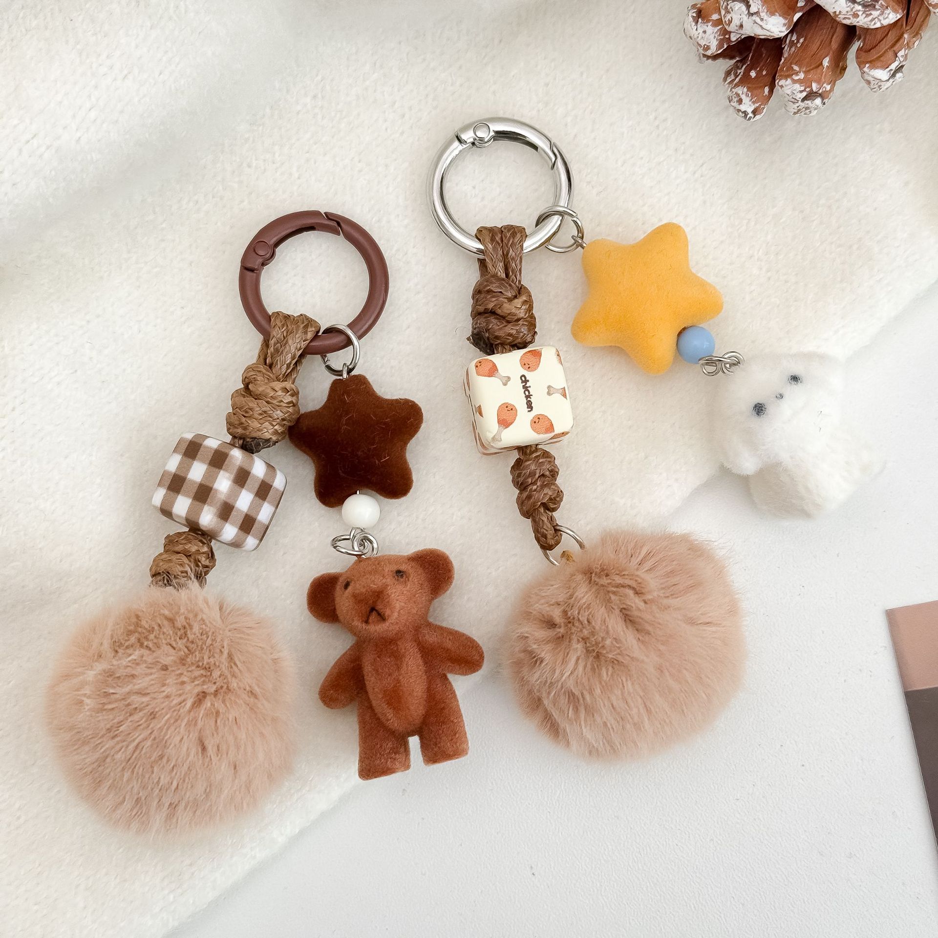 Coreano Inns adorable colgante de oso flocado perrito coche llave colgante de cuerda trenzada a mano colgante bolsas de peludo colgante