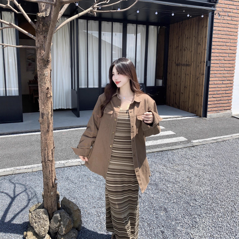 大码时尚套装女秋季新款咖色牛仔外套+修身条纹吊带连衣裙两件套|undefined