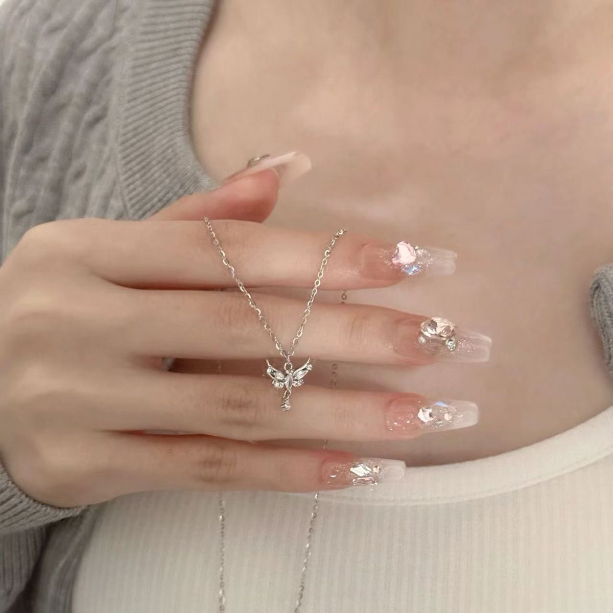Wings of Freedom Necklace for Women, Light Luxury Niche Ins Style, High-End Pendant Clavicle Chain, Gift for Girlfriend