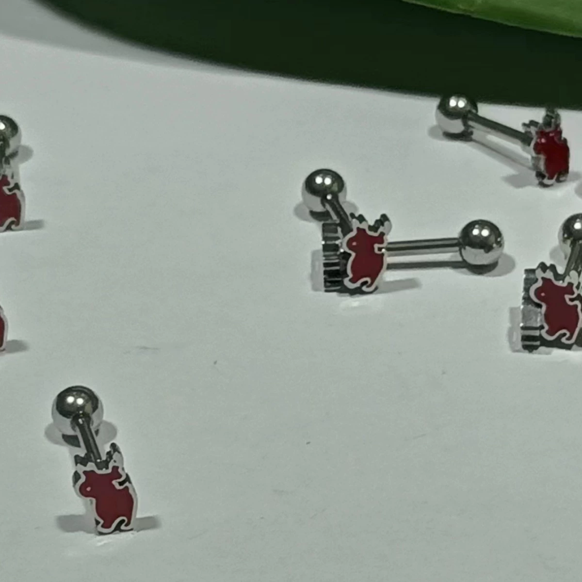 Завод прямой из нержавеющей стали новый мультфильм животных красочные язык ногтей уха шпильки губы ногтей личности пирсинг ювелирные изделия