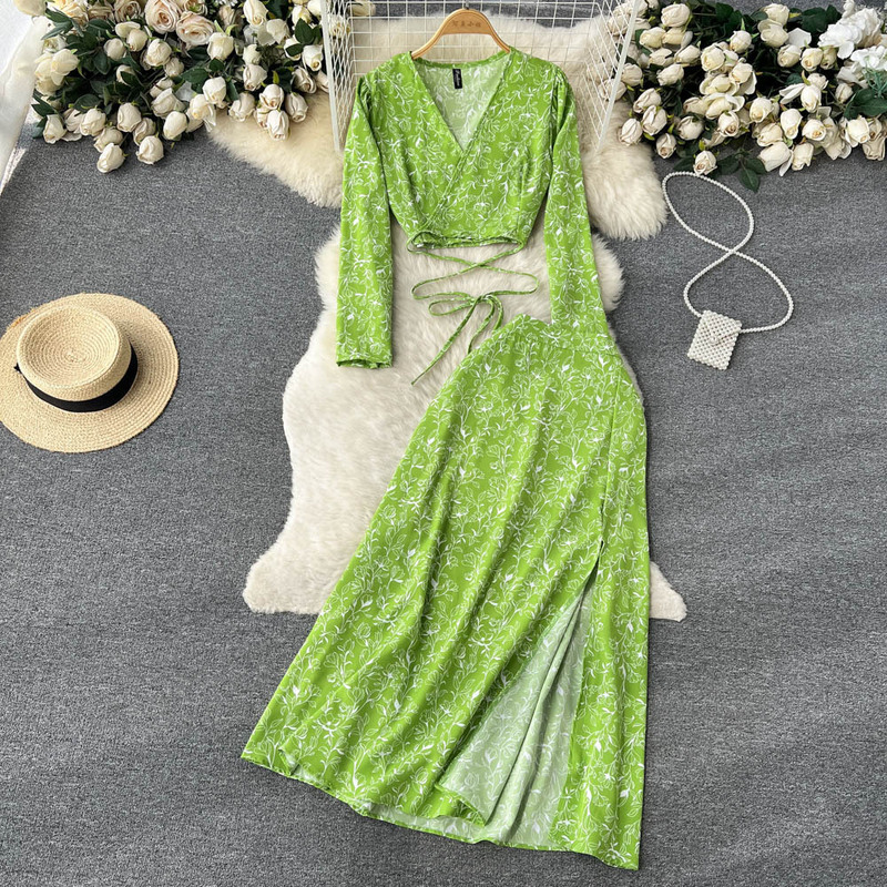 Spring and Autumn Holiday Style Vintage Floral Suit Women's Long-sleeved French Slim V-neck Top + Split Skirt Two-piece Set