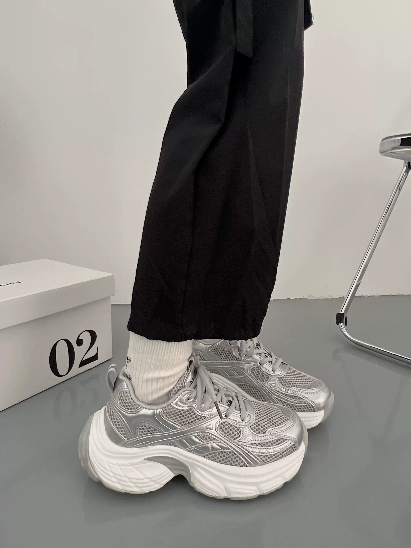 Кроссовки‑платформа «dad shoe», утолщённая подошва, серебристые или чёрные, размеры 36–44