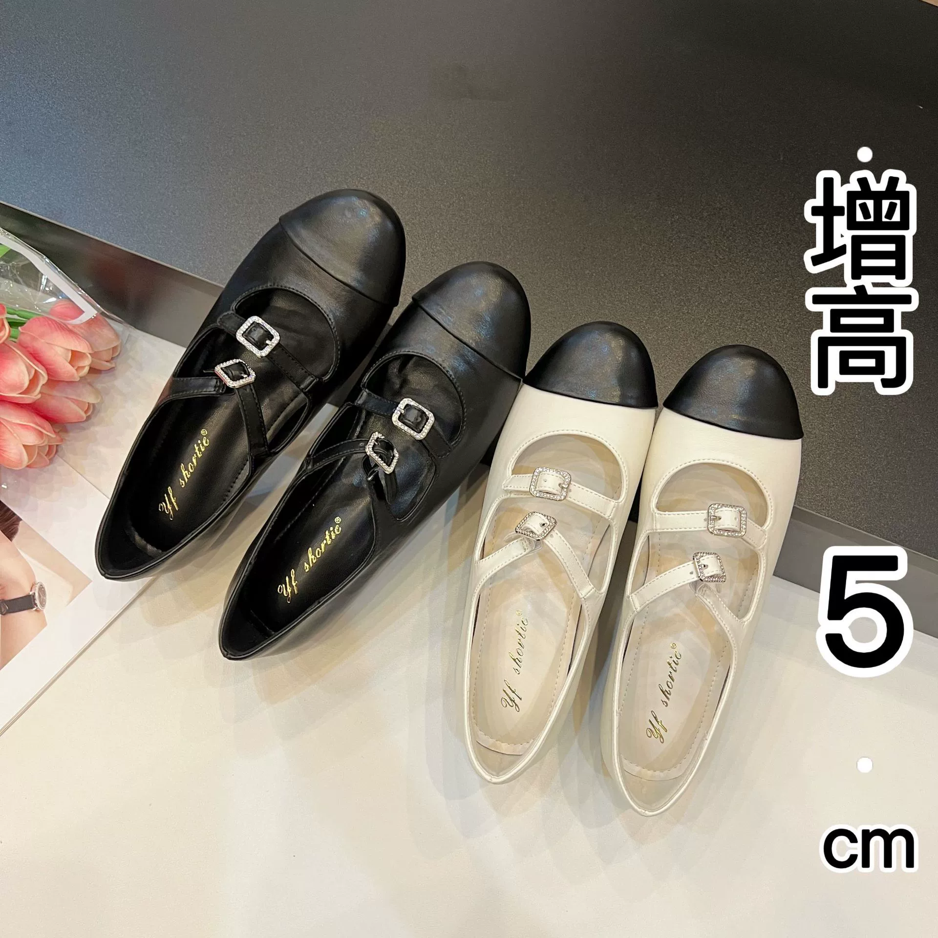 Внутреннее увеличение женской обуви со стразами и пряжками с круглой головкой