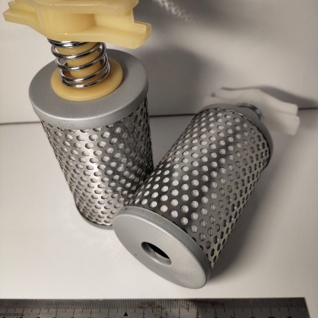 Jiefang j6 steering filter element small j6l oil storage tank steering filter element power steering oil pot filter element 0613