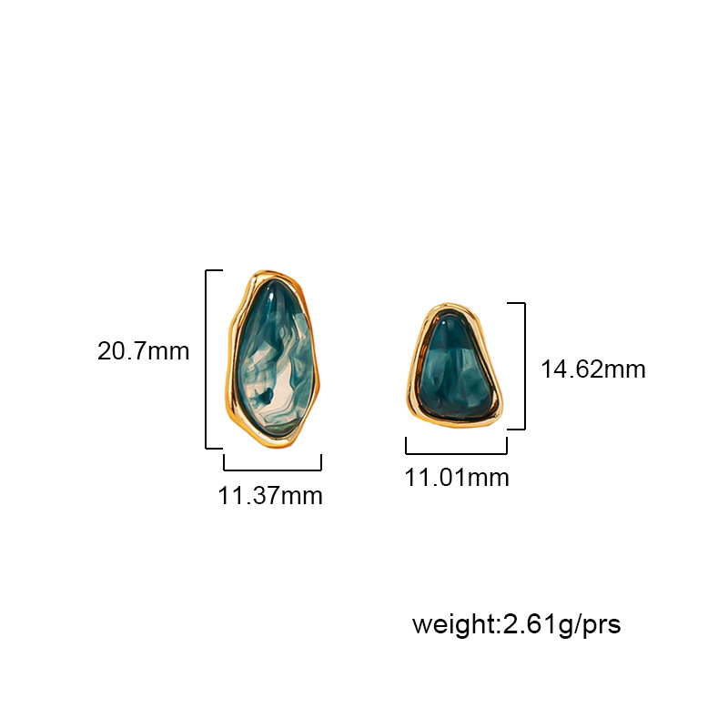 Retro Water Drop Asymmetric Earrings Wholesale Nihaojewelry display picture 1