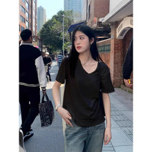 ���S��ֱ�N����ɫ���I�ڶ���T��Ů�������e�@�݃ȴ�V�I���������