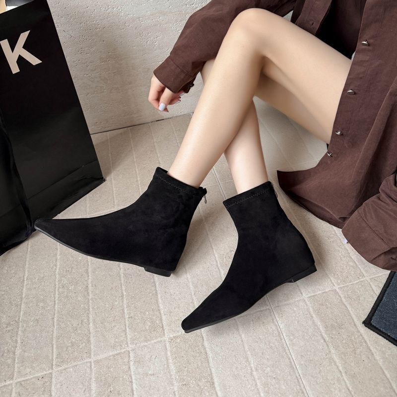 Wasteland Style Pointed Toe Elastic Boot Socks, Short Boots, Martin Boots, Slim Boots, Women's Flat Boots, Large Size Ankle Boots, Fleece-Lined Wasteland Style Pointed Toe Elastic Boot Socks, Short Boots, Martin Boots, Slim Boots, Women's Flat Boots, Large Size Ankle Boots, Fleece-Lined