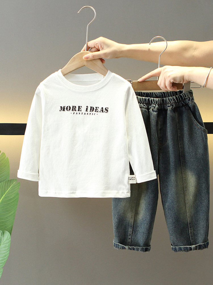 7056 traje de mezclilla de primavera para niños 2025 nuevo estilo estilo occidental para niños fresco y guapo traje de tres piezas para niños primavera y otoño