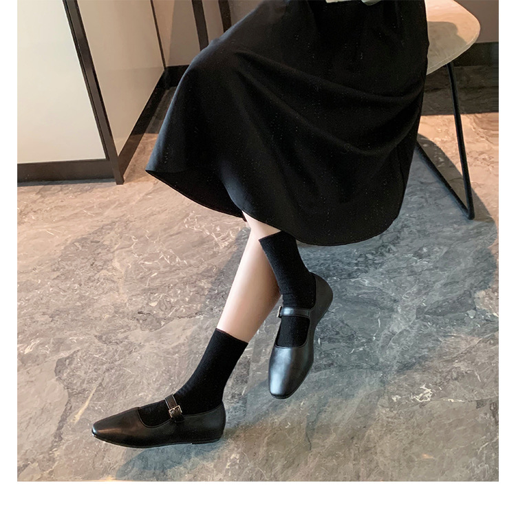 Flache Unterseite, vielseitige flache Öffnung, quadratischer Kopf, ein Knopfriemen, Mary Jane_voghion.com