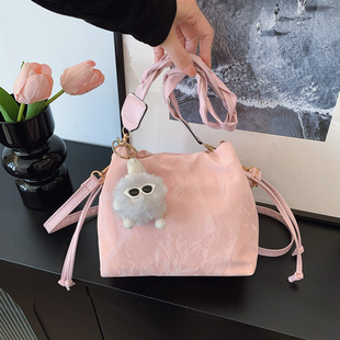 �߼������С����ɫ����Ůʿ2026�¿�ٴ�б����r�������ˮͰ��