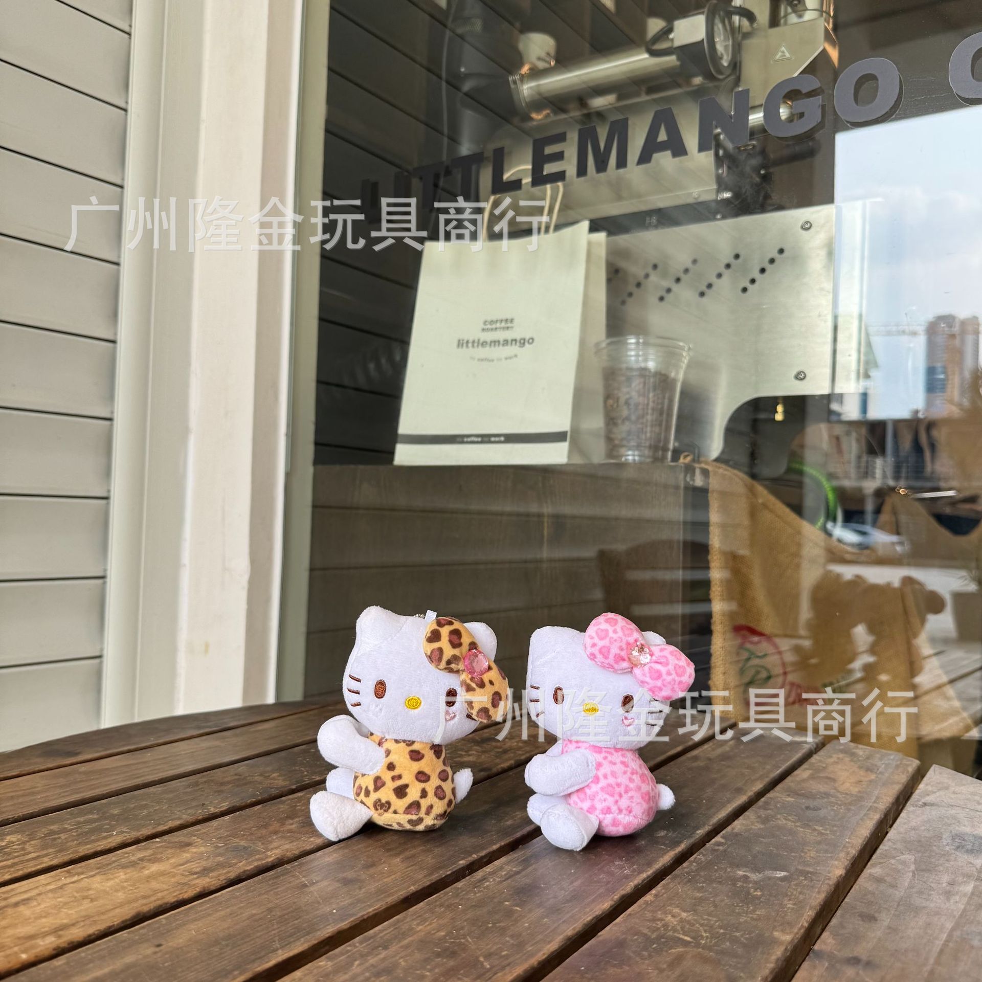 可爱三丽鸥坐姿粉豹纹KT猫心扣凯蒂猫周年KT毛绒公仔包挂件钥匙扣