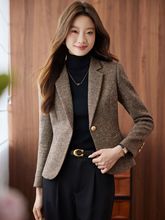 时尚通勤短款咖色毛呢西装外套女2025秋季新款气质高级感春秋西服