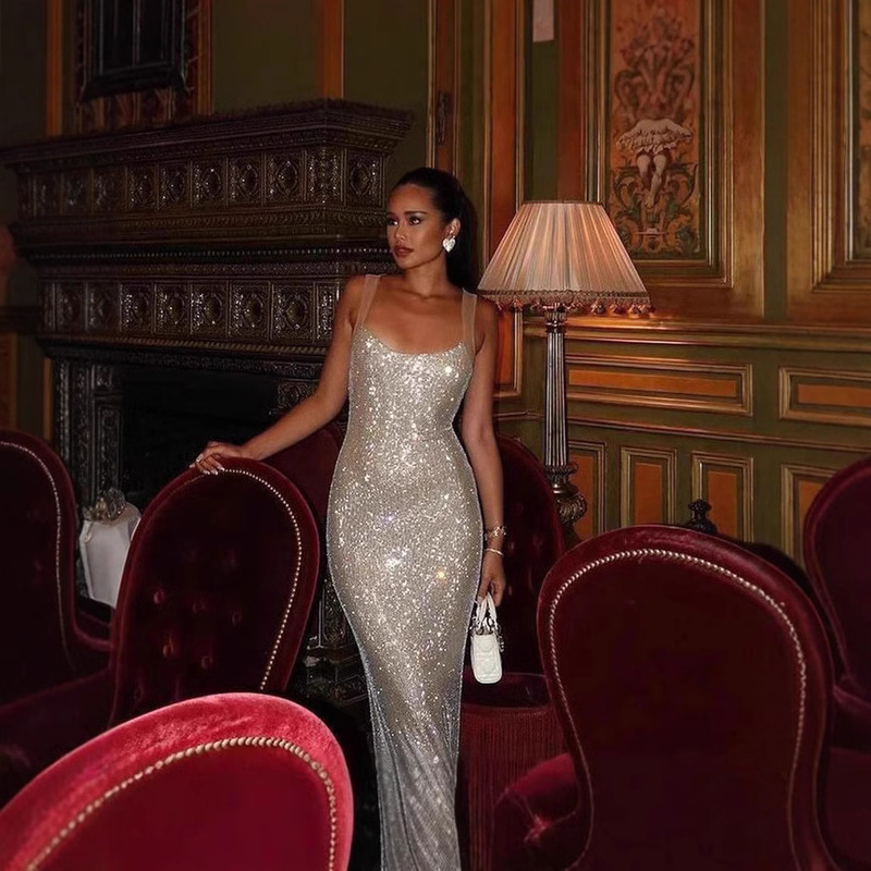 European and American design sense sparkling temperament suspenders dress female socialite style fashion sexy slim hip dress European and American design sense sparkling temperament suspenders dress female socialite style fashion sexy slim hip dress