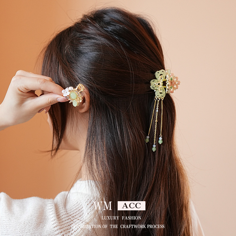 Flores de goteo de aceite Xiangyun perlas bordas clip de agarre nuevo clip de tiburón de estilo chino detrás de la cabeza de alta sensación adornamiento para el cabello de la marea nacional image 1