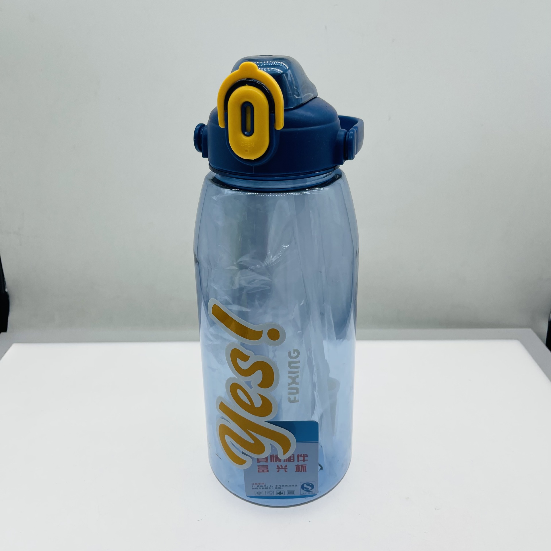 Jinshi Comercio exterior grande 1900ml espacio taza PC plástico estudiante taza portátil al aire libre deportes taza grande hervidor de agua