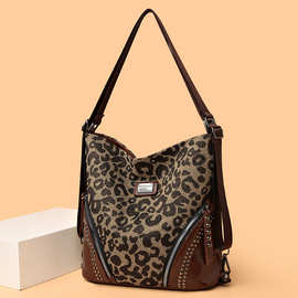 多功能大容量双肩包2023新款潮流百搭豹纹斜挎包女士简约通勤大包