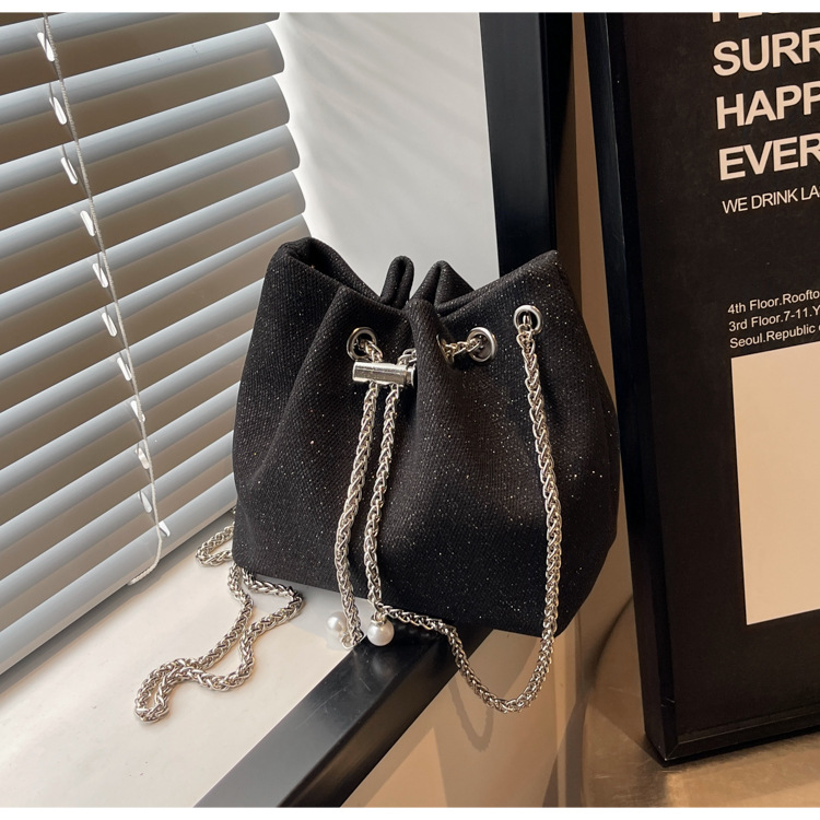 2024 Borsa a tracolla piccola con catena a secchiello versatile e alla moda con alta qualità e nuova borsa a tracolla unica e popolare_voghion.com