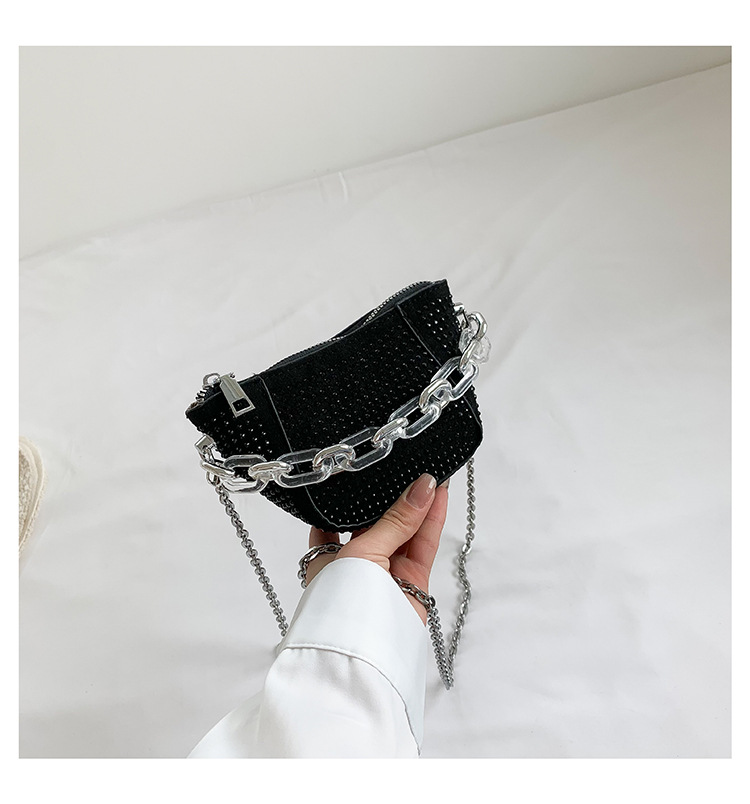 Women's Pu Leather Solid Color Basic Streetwear Dumpling Shape Zipper Shoulder Bag Crossbody Bag Underarm Bag display picture 4