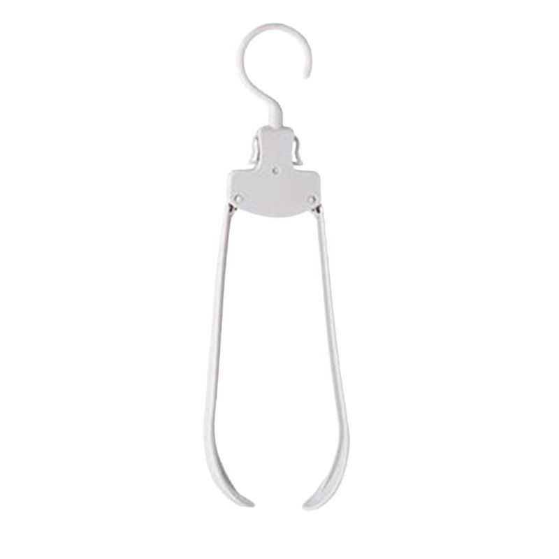 Handheld hanger for traveling