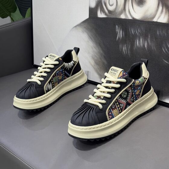 Explosions Trendy Casual Shoes Soft Shoes Comfortable New New Youth Artistic Youth Heart Good Fashion Soft Sole Men's Shoes