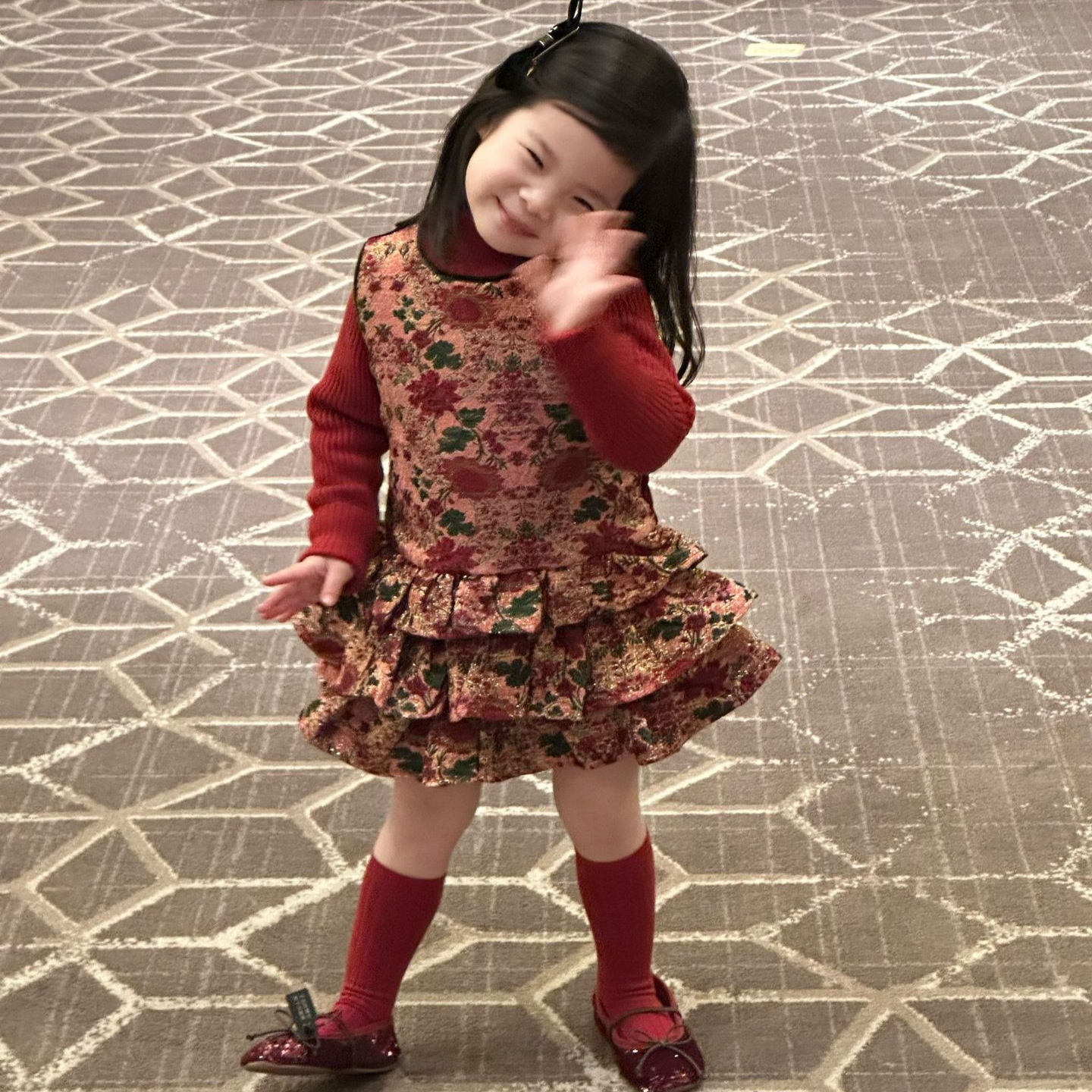 2025 New Winter Children's Clothing Korean Style Children's Clothing Girls New Year's Velvet Cake Vest Dress Flower Skirt