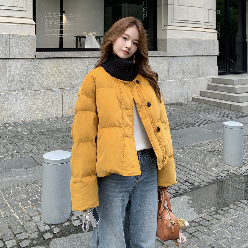실제 촬영된 여성용 호박색 짧은 니트 스플라이스 칼라 다운 재킷, 겨울에 매우 인기 있고 멋스럽고 고급스럽고 틈새시장이며 두껍고 따뜻합니다.