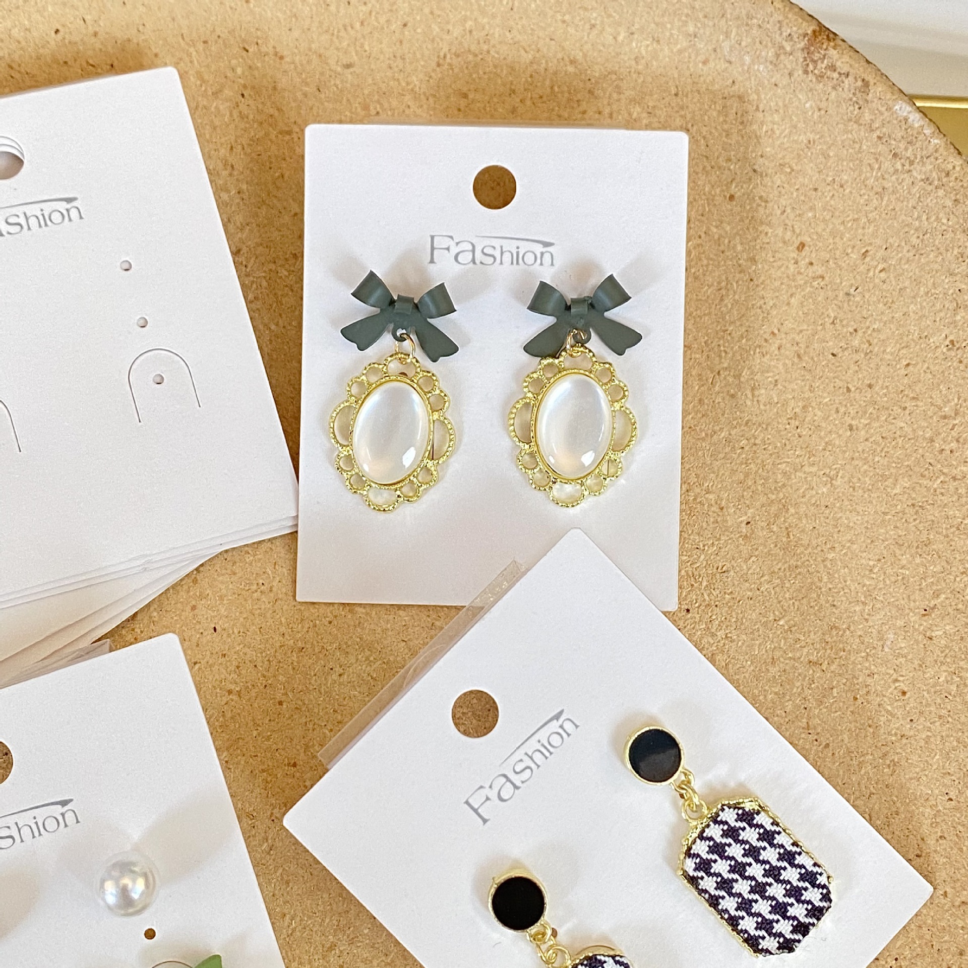 跨境热卖现货Fashion塑料防水有挂多孔耳钉卡纸饰品包装PVC展示卡