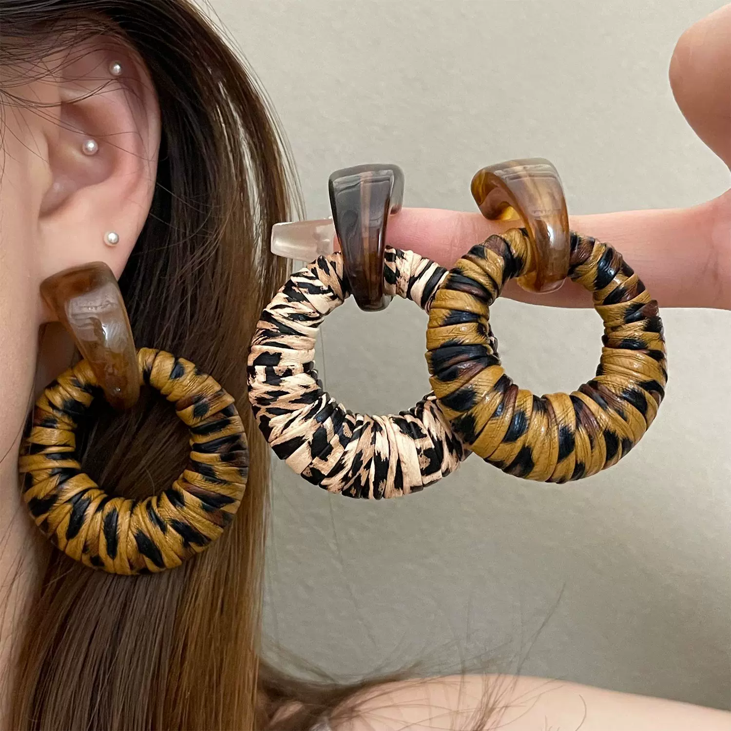 复古皮革豹纹亚克力豹纹925银针精致小众轻奢高级感气质耳环耳饰