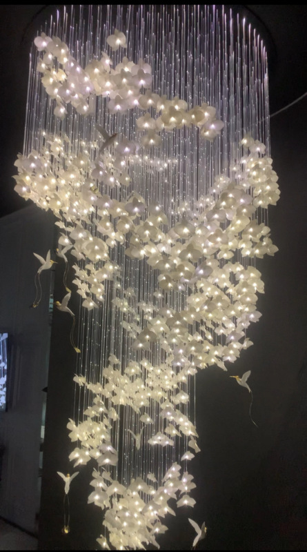 ホテルのロビーの別荘の複式の建物の中空のホールのアイデアの陶磁器の光ファイバーのシャンデリアの星の天井の満天の星の光ファイバーの明かり|undefined