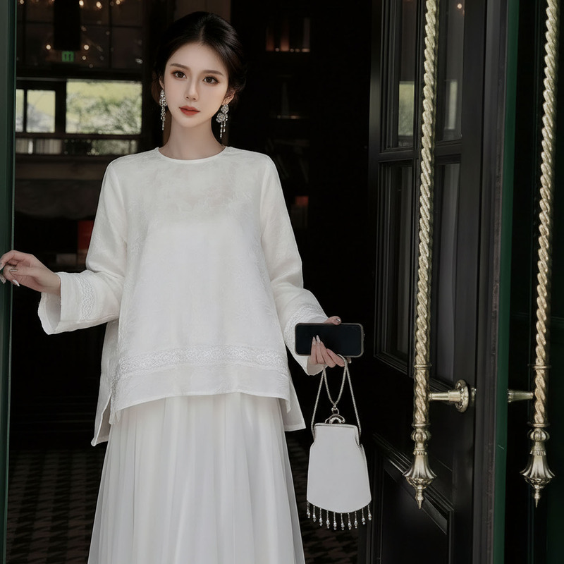 Spring New Chinese-Style Fashion Design Solid Color Top with National Style Bead Embroidery, Glossy Long-Sleeve Versatile Shirt for Women P0126