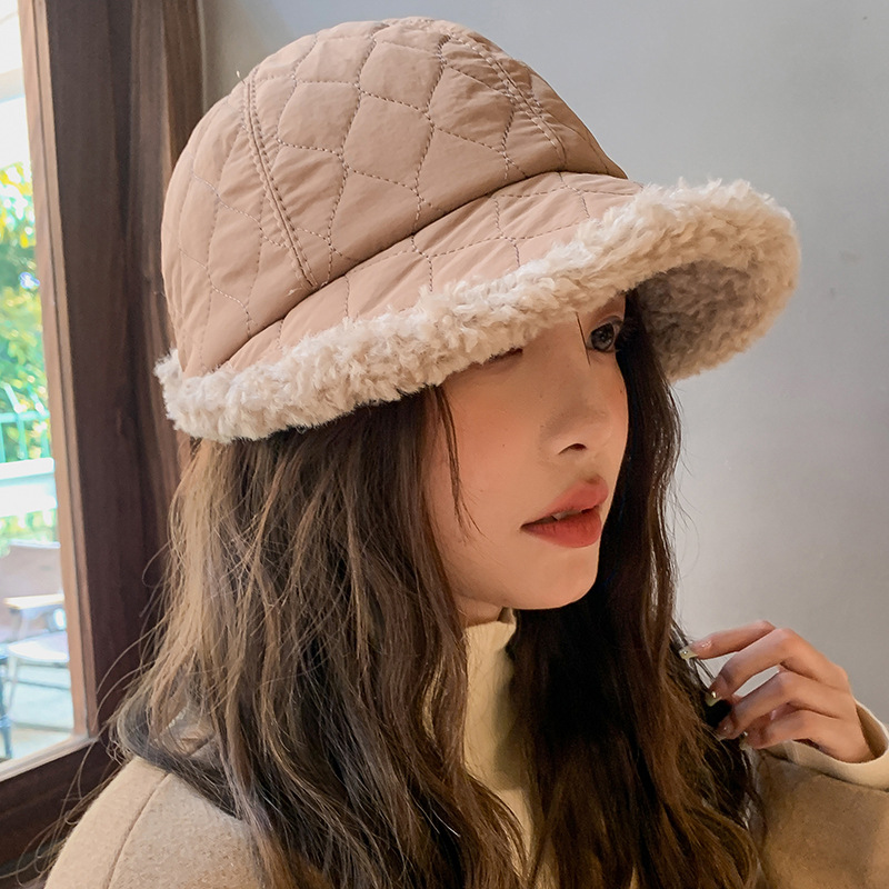 Chapeau en poils d'agneau pour femmes, chapeau chaud de cyclisme, défilé de mode, visage, petit duvet, langue de canard, en Stock, nouvelle collection automne et hiver_voghion.com
