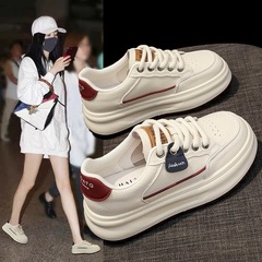夏の女性の靴新しい通気性の白い靴女性の多用途イン韓国スタイルの厚底スポーツシューズカジュアルスニーカー女性のトレンド