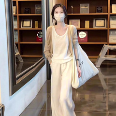 白色防晒开衫薄款宽松长袖上衣女夏秋新款韩系针织空调房披肩外搭