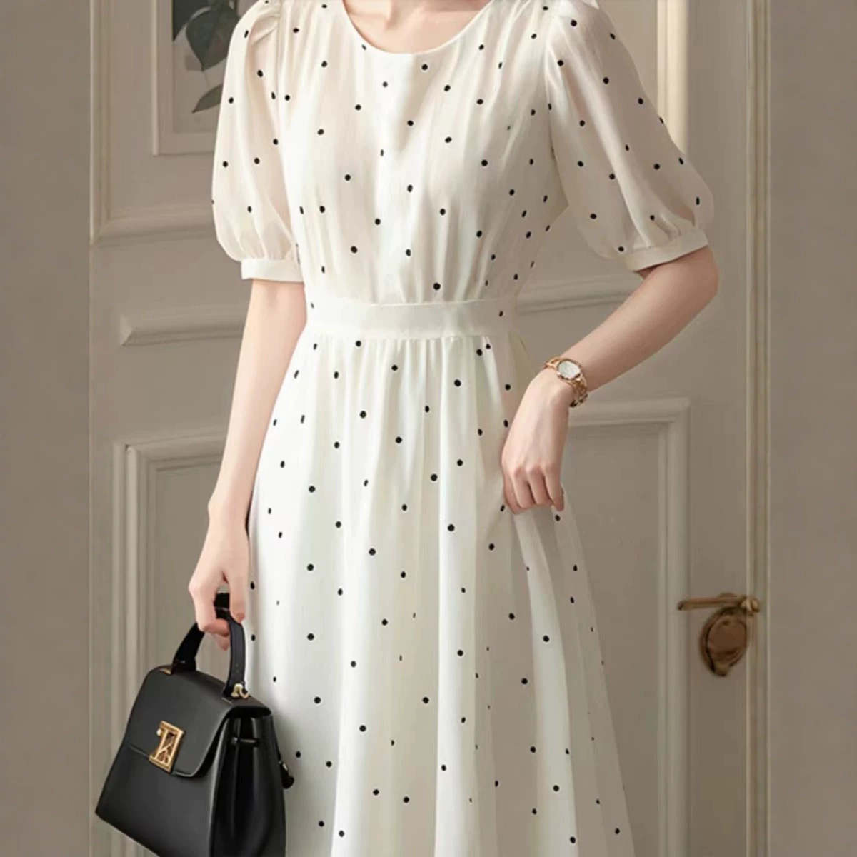 Đầm maxi nữ thắt eo chất liệu voan chấm bi trắng kiểu Pháp — Điểm sóng trắng chi tiết 1