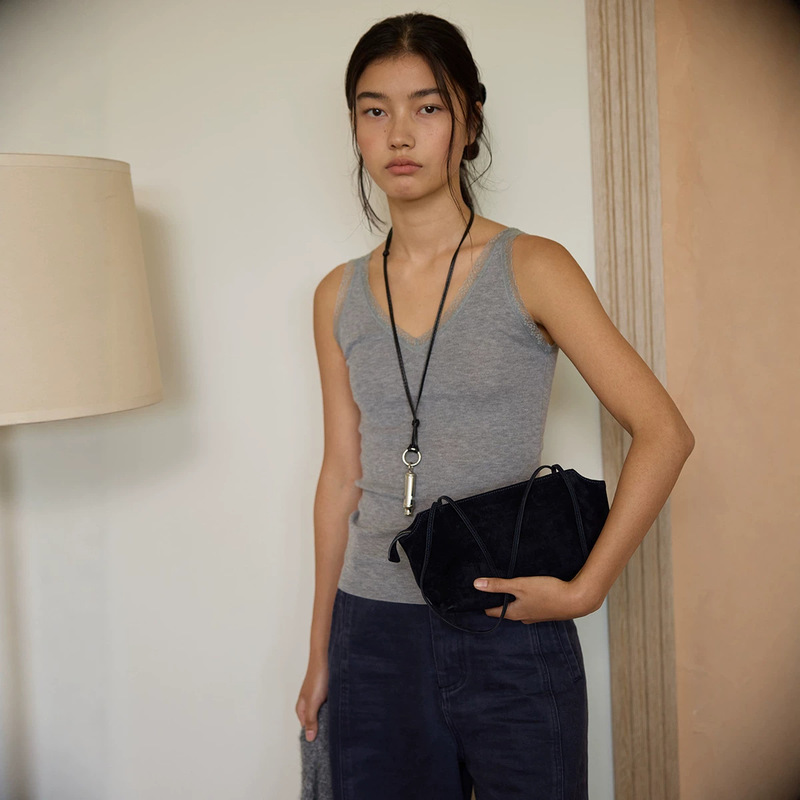 ACME is very comfortable to wear. Gray lace camisole for women, V-neck slim-fit knitted inner layer top 11867 ACME is very comfortable to wear. Gray lace camisole for women, V-neck slim-fit knitted inner layer top 11867