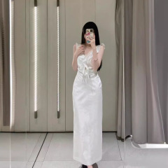 外国貿易の婦人服2024 aシリーズのフランス式の設計のガーターの積層の装飾の長い型の迷笛のワンピース3067340