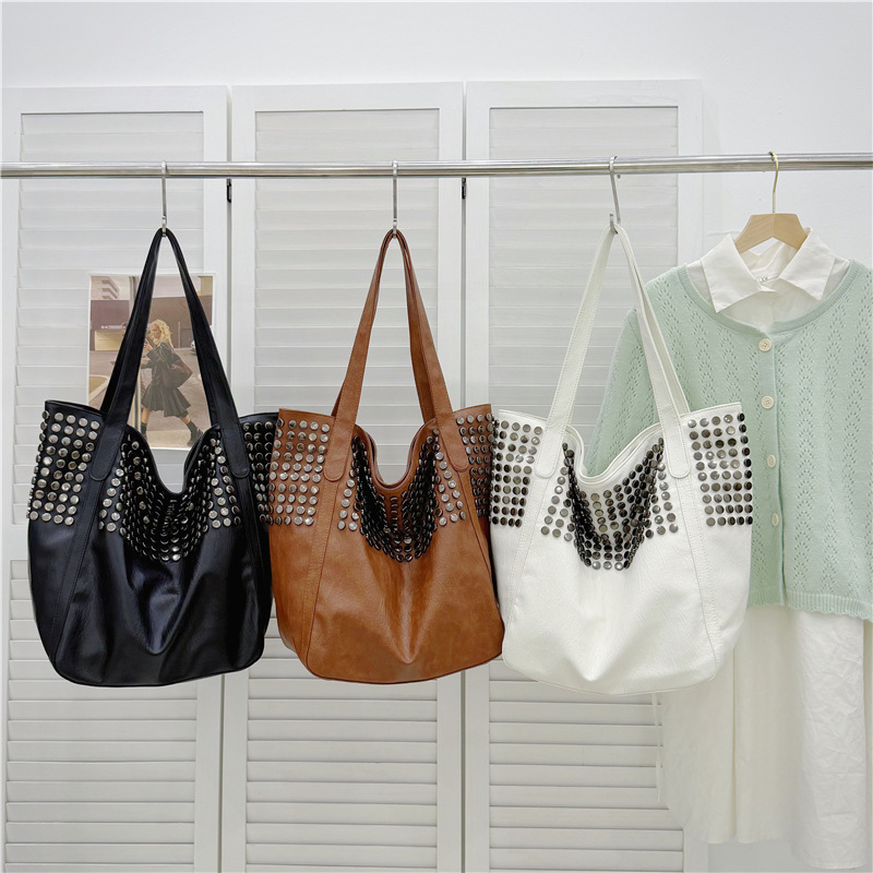 Fashionable studded tote bag 2026 new model large-capacity shopping bag women's handbag ladies' shoulder and underarm large bag