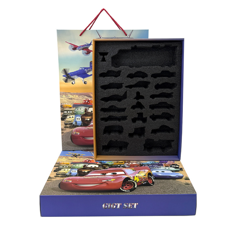 22개의 소형 자동차 빈 포장 상자